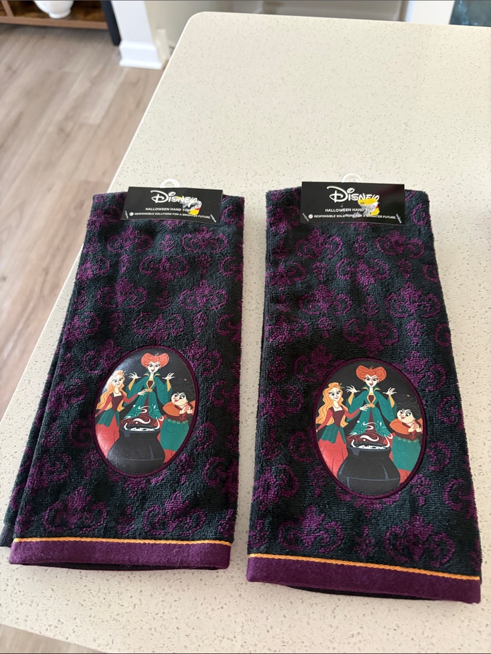 Disney halloween Hocus Pocus bathroom towels